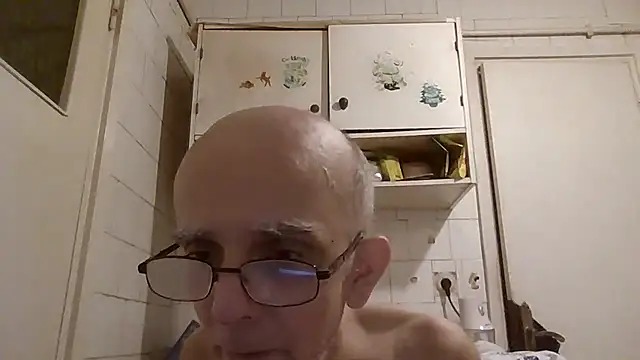 Snapshot of mariusica1@xh chatting on 07-08-26, 08:53 mariusica1xh online show from 07-08-26, 08:53