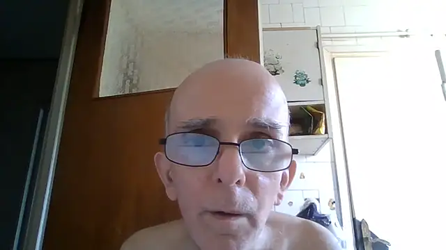 Snapshot of mariusica1@xh chatting on 06-27-26, 03:18 mariusica1xh online show from 06-27-26, 03:18