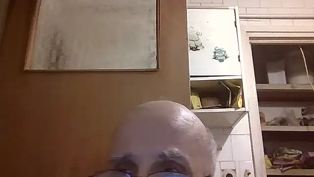 Snapshot of mariusica1@xh chatting on 07-07-26, 10:24 mariusica1xh online show from 07-07-26, 10:24