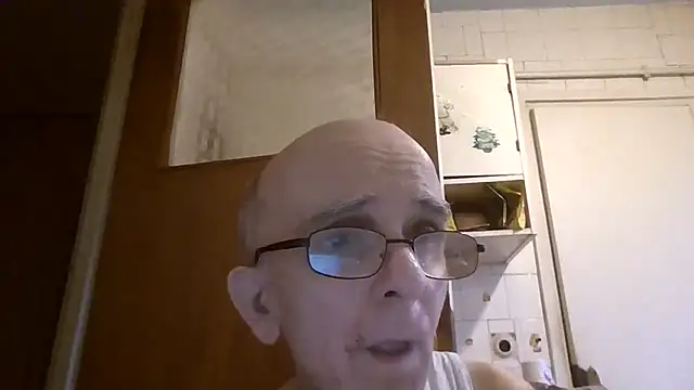 Snapshot of mariusica1@xh chatting on 07-15-26, 02:51 mariusica1xh online show from 07-15-26, 02:51