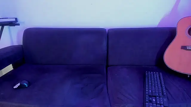 Henrikk senn online show from 11-19-25, 03:17