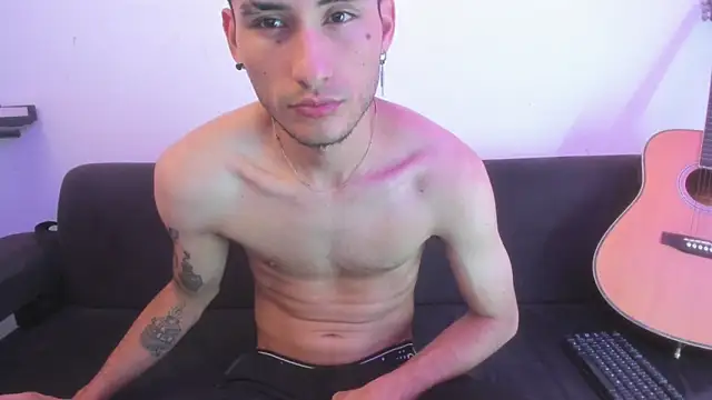 Henrikk senn online show from 06-09-26, 07:59