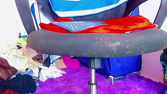 nicol gill  online show from 02-08-25, 11:33