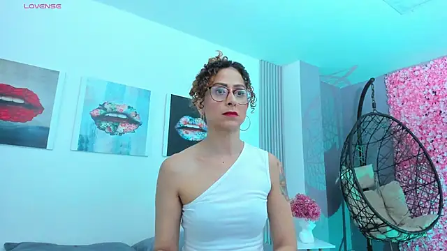 Snapshot of Angela_donnato chatting on 03-07-25, 03:29 Angela donnato online show from 03-07-25, 03:29