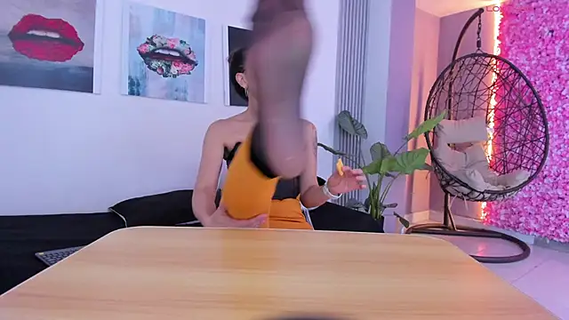 Angela donnato online show from 11-05-25, 03:31