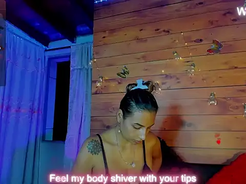 Snapshot of mykaelahoney chatting on 10-08-25, 04:36 mykaelahoney online show from 10-08-25, 04:36