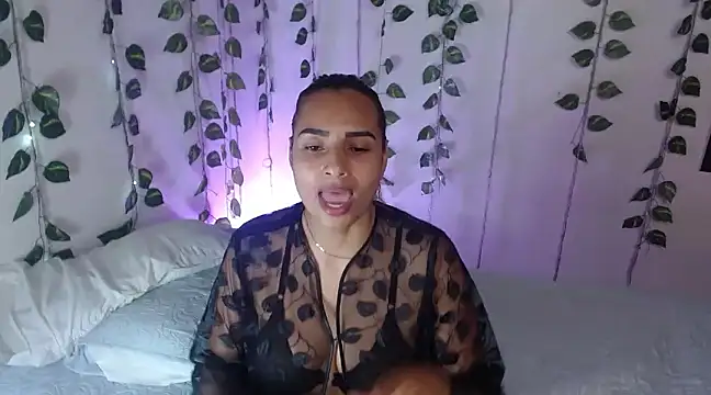 Snapshot of mykaelahoney chatting on 01-15-25, 09:13 mykaelahoney online show from 01-15-25, 09:13