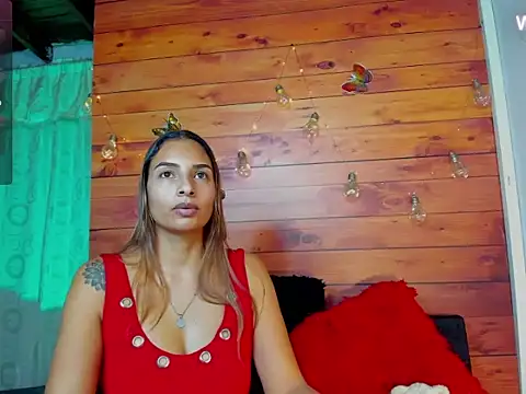 Snapshot of mykaelahoney chatting on 10-15-25, 05:50 mykaelahoney online show from 10-15-25, 05:50