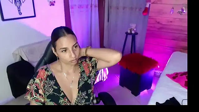 Snapshot of mykaelahoney chatting on 03-06-26, 04:51 mykaelahoney online show from 03-06-26, 04:51