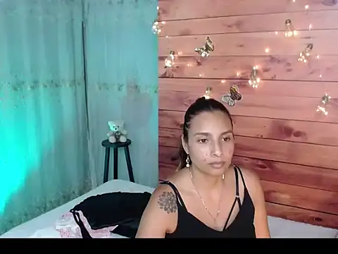 Snapshot of mykaelahoney chatting on 03-20-26, 04:35 mykaelahoney online show from 03-20-26, 04:35