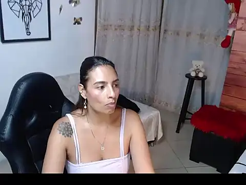 Snapshot of mykaelahoney chatting on 03-10-26, 04:27 mykaelahoney online show from 03-10-26, 04:27