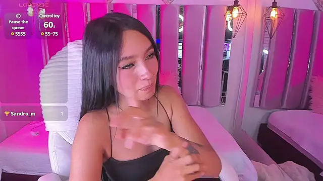 Snapshot of sophie_ws chatting on 12-10-24, 04:56 sophie ws online show from 12-10-24, 04:56