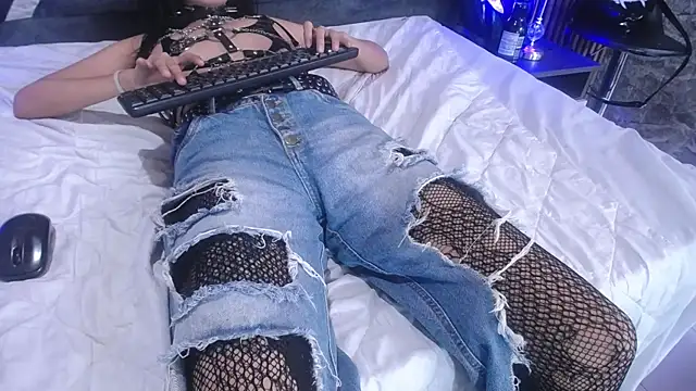 bellatrix25 online show from 12-06-24, 11:52