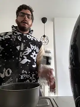 thomas gun online show from 12-04-25, 04:06