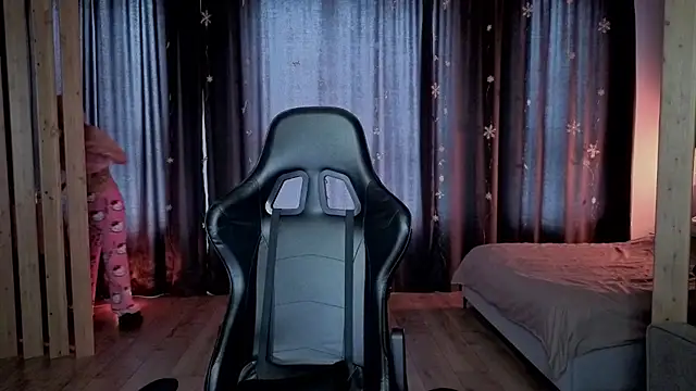 RileyMee online show from 02-15-26, 04:02