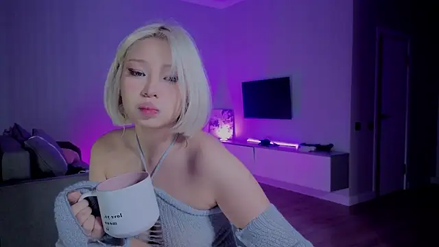 RileyMee online show from 11-13-25, 03:21