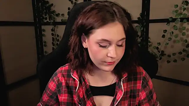 Diana Flower online show from 04-15-26, 01:15