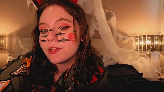 Diana Flower online show from 10-29-25, 04:44