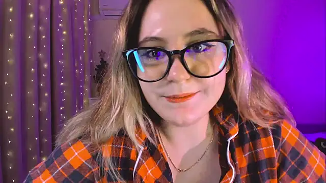 Snapshot of Diana_Flower chatting on 02-02-25, 01:30 Diana Flower online show from 02-02-25, 01:30