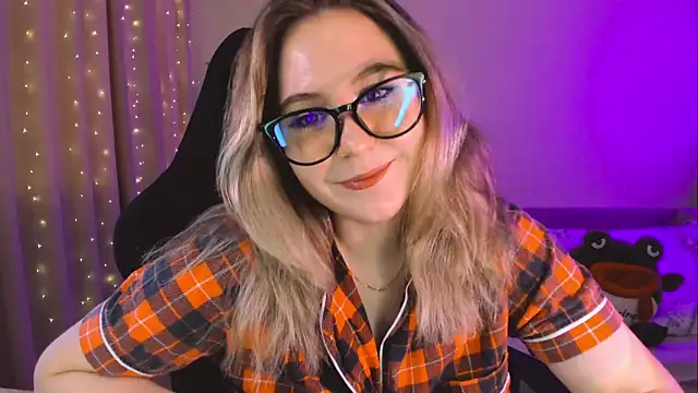 Snapshot of Diana_Flower chatting on 02-02-25, 09:40 Diana Flower online show from 02-02-25, 09:40