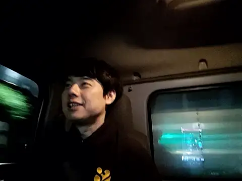 whitebriefboy online show from 11-28-25, 03:34