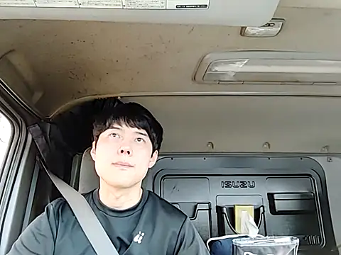 whitebriefboy online show from 05-25-26, 09:46