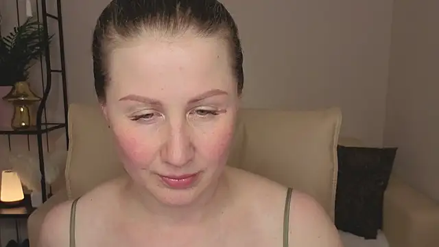 Snapshot of Helens_love chatting on 06-07-26, 05:23 Helens love online show from 06-07-26, 05:23