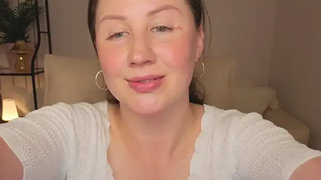 Snapshot of Helens_love chatting on 07-17-26, 02:42 Helens love online show from 07-17-26, 02:42