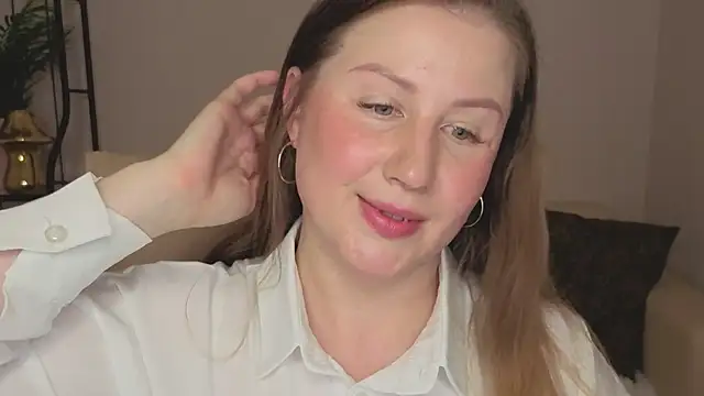 Snapshot of Helens_love chatting on 06-10-26, 02:46 Helens love online show from 06-10-26, 02:46