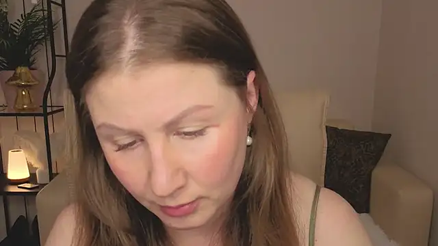 Snapshot of Helens_love chatting on 06-19-26, 02:17 Helens love online show from 06-19-26, 02:17