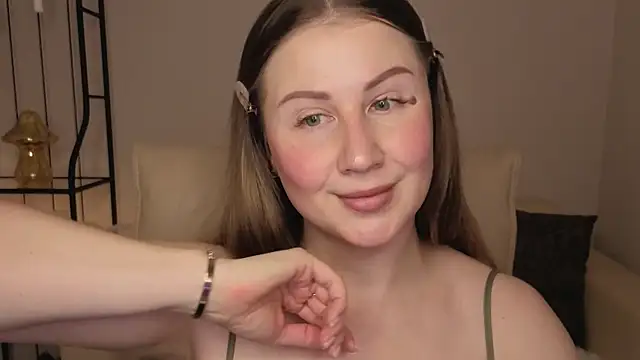 Helens love online show from 11-23-25, 02:10