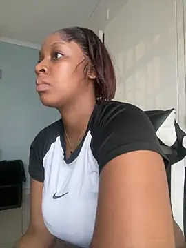 Candy Love 18 online show from 11-28-25, 04:01