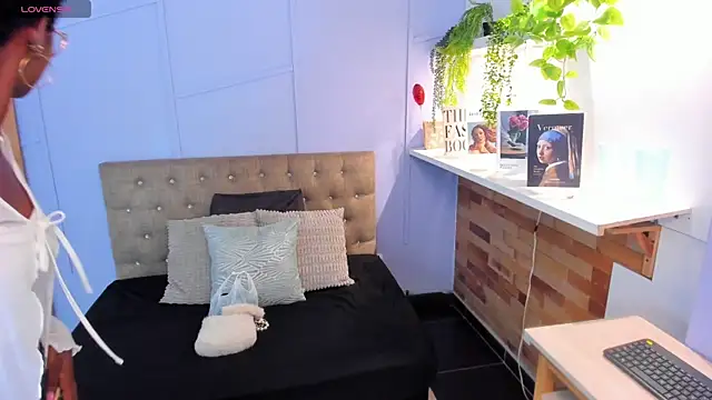 Snapshot of amber-hill chatting on 07-18-26, 12:14 amber-hill online show from 07-18-26, 12:14