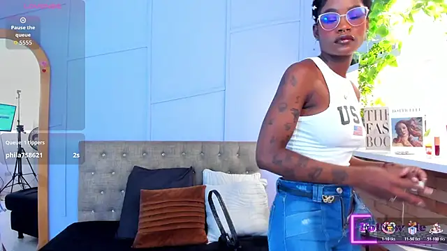 Snapshot of amber-hill chatting on 06-19-26, 12:11 amber-hill online show from 06-19-26, 12:11