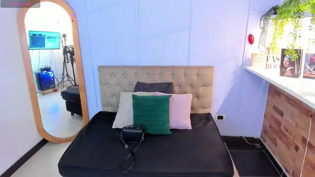 Snapshot of amber-hill chatting on 07-07-26, 12:09 amber-hill online show from 07-07-26, 12:09