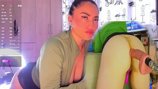 jolee   online show from 05-31-26, 10:43