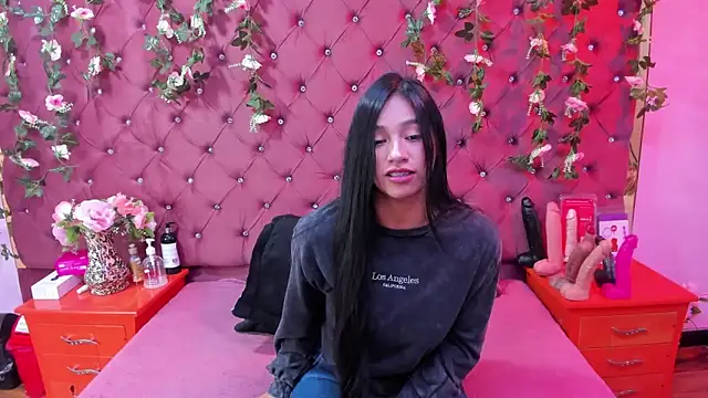 Mariana Prin online show from 11-22-25, 03:16