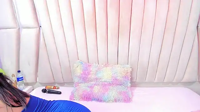 Snapshot of SaraLoveee_ chatting on 03-04-26, 02:41 SaraLoveee online show from 03-04-26, 02:41