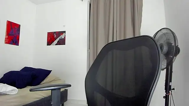 Snapshot of Joe23__ chatting on 09-23-25, 01:12 Joe23 online show from 09-23-25, 01:12