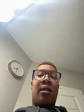 Snapshot of SexyHoneyRedd chatting on 02-11-25, 11:44 SexyHoneyRedd online show from 02-11-25, 11:44