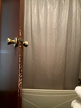 Snapshot of SexyHoneyRedd chatting on 11-18-25, 03:26 SexyHoneyRedd online show from 11-18-25, 03:26