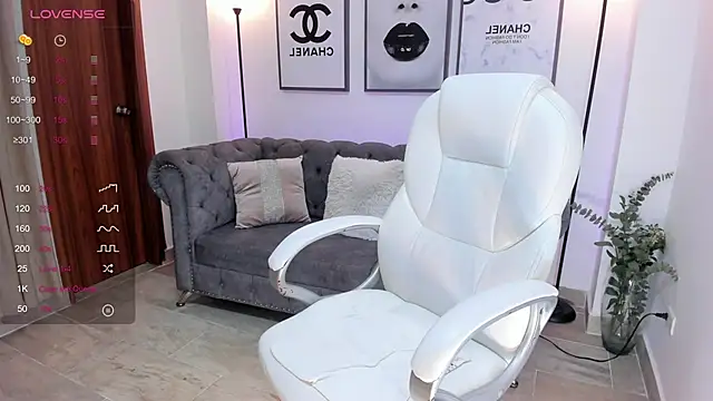 naomii campbell  online show from 03-01-25, 12:45