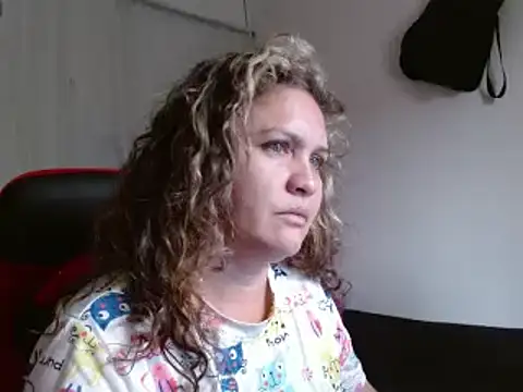 Snapshot of helenca43 chatting on 03-05-25, 11:28 helenca43 online show from 03-05-25, 11:28