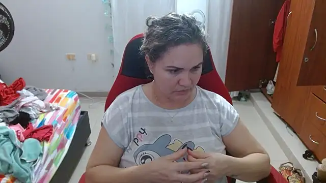 Snapshot of helenca43 chatting on 09-12-25, 12:11 helenca43 online show from 09-12-25, 12:11