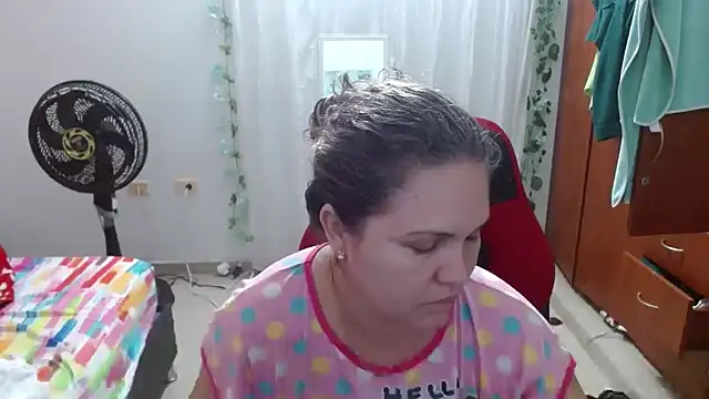 Snapshot of helenca43 chatting on 09-18-25, 10:18 helenca43 online show from 09-18-25, 10:18