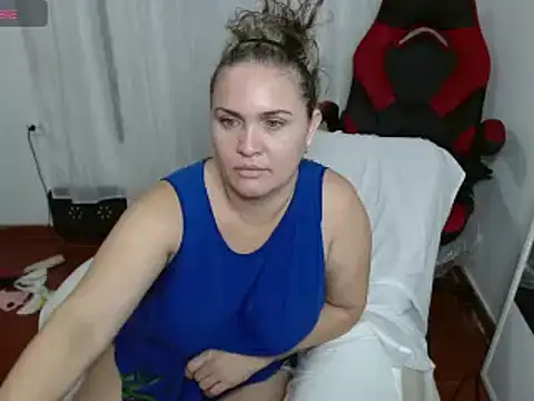 Snapshot of helenca43 chatting on 03-21-25, 11:12 helenca43 online show from 03-21-25, 11:12