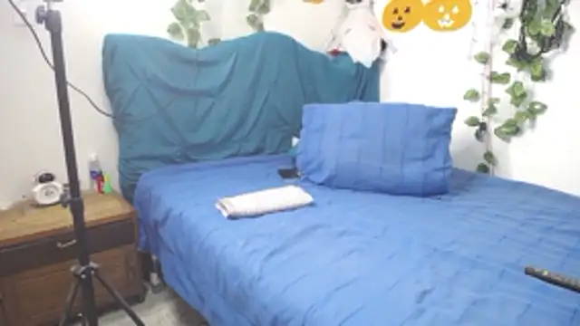 DominaLeona online show from 10-31-25, 08:05