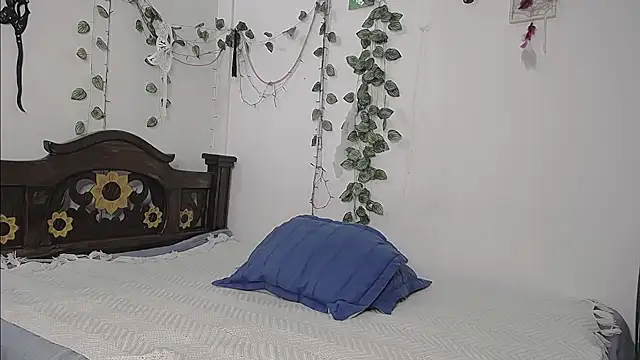 DominaLeona online show from 06-16-26, 08:53