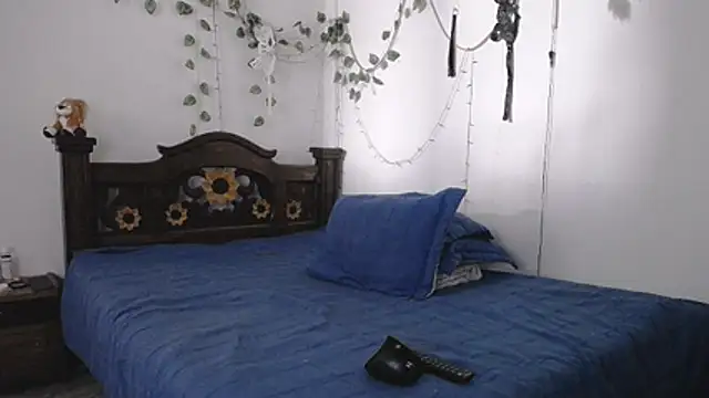 DominaLeona online show from 07-03-26, 04:35
