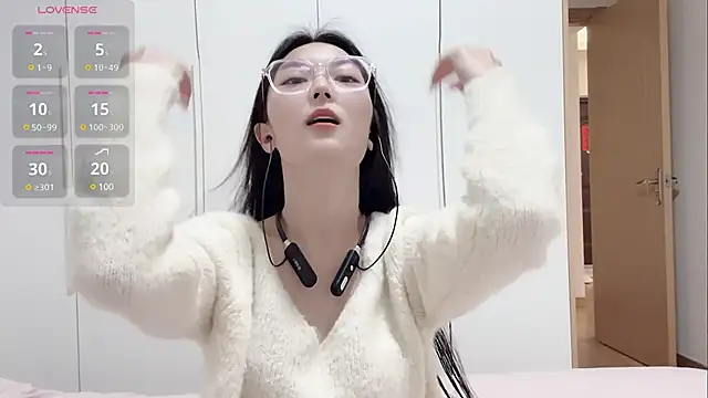 Snapshot of Sweet-Angel999 chatting on 02-18-25, 01:55 Sweet-Angel999 online show from 02-18-25, 01:55